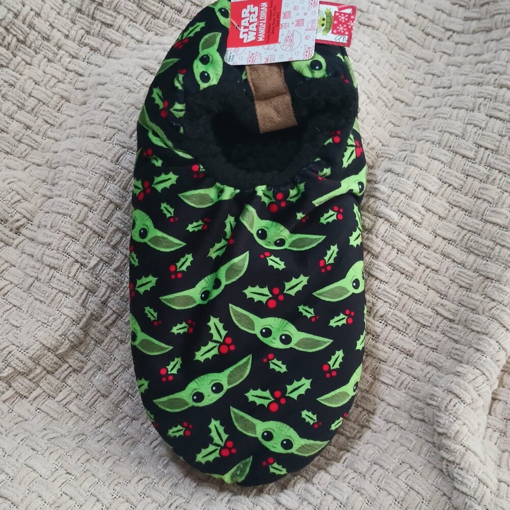 Star Wars Mandalorian Fuzzy Slipper Socks